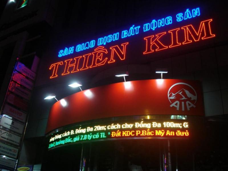 ứng dụng của đèn led trong quảng cáo bán hàng